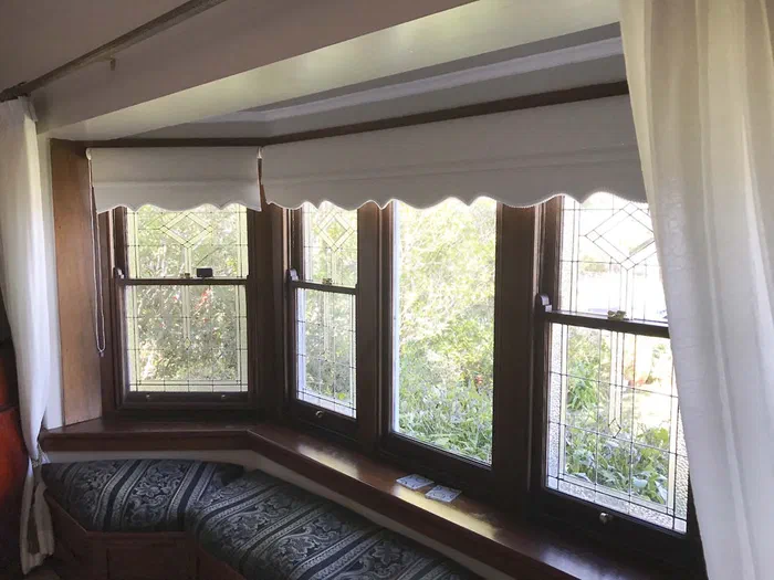 Heritage style with scalloped edges