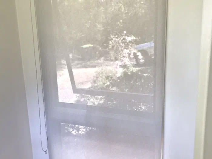 Sunscreen blind for view and privacy