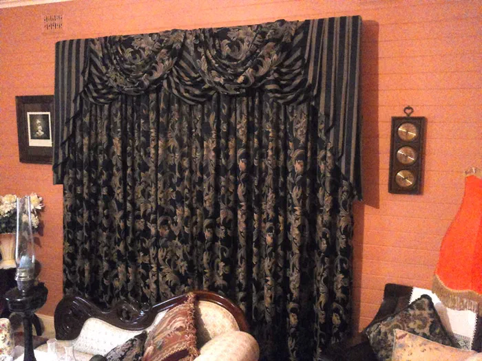 Curtains — example 7